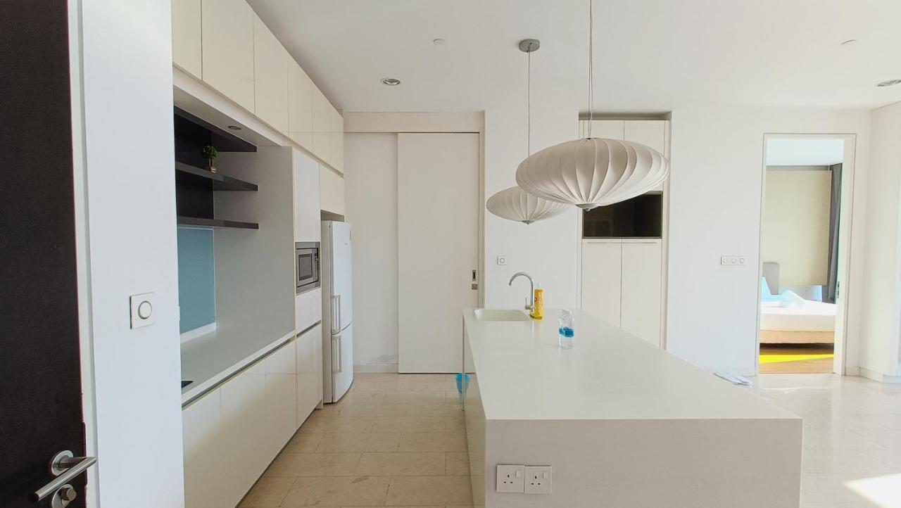The Platinum By Cozy White Apartment