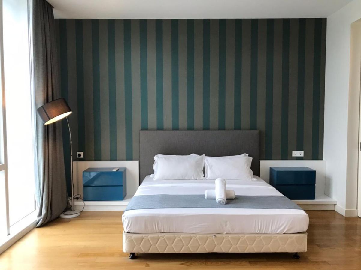 The Platinum By Cozy White Apartment